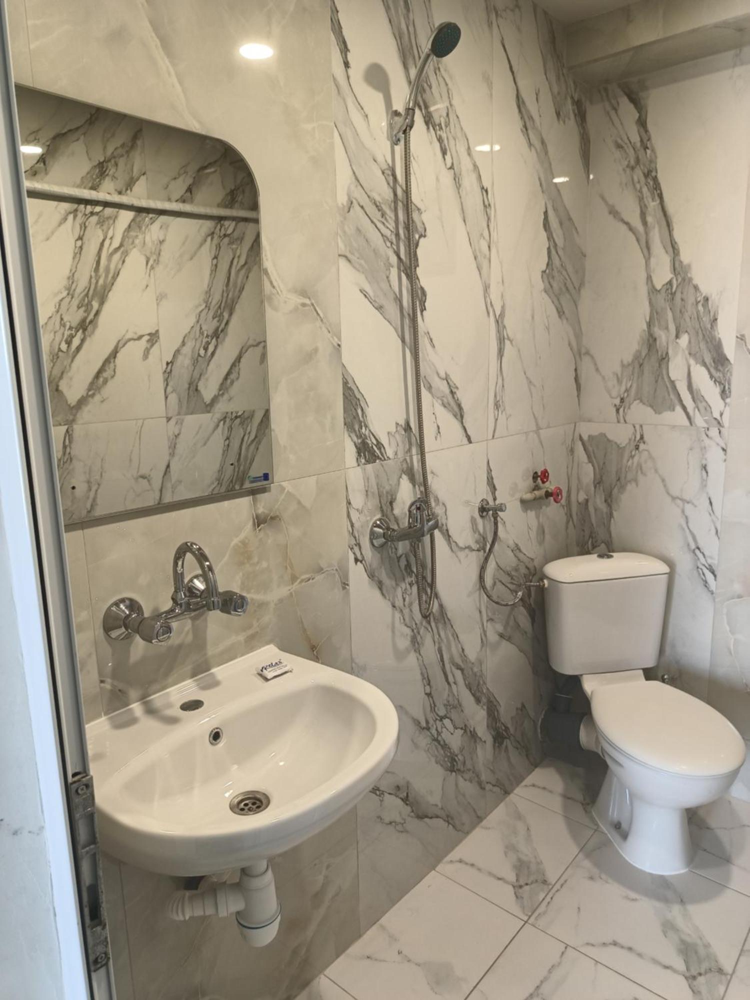 Eli Guest House بالشيك المظهر الخارجي الصورة