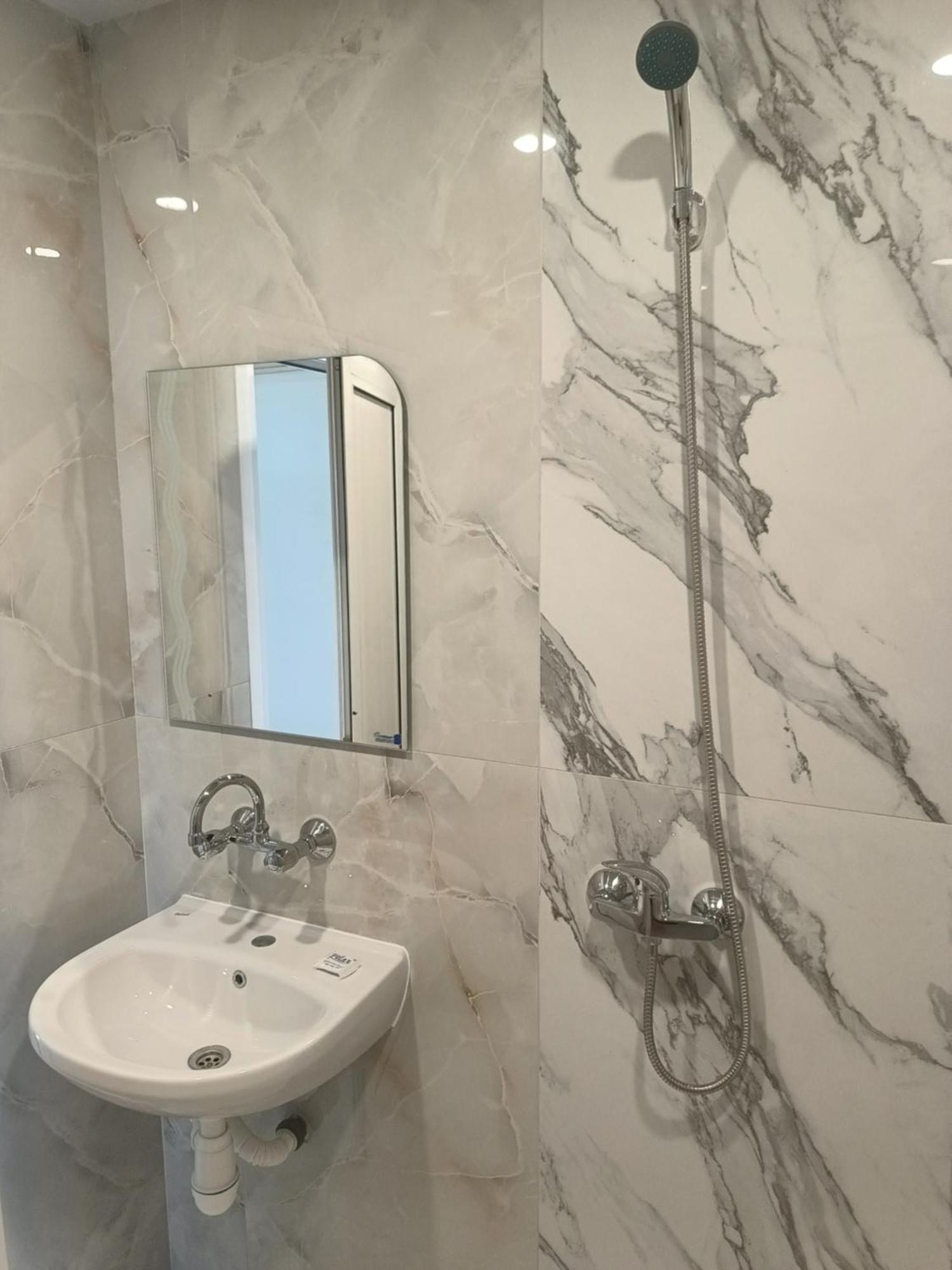 Eli Guest House بالشيك الغرفة الصورة