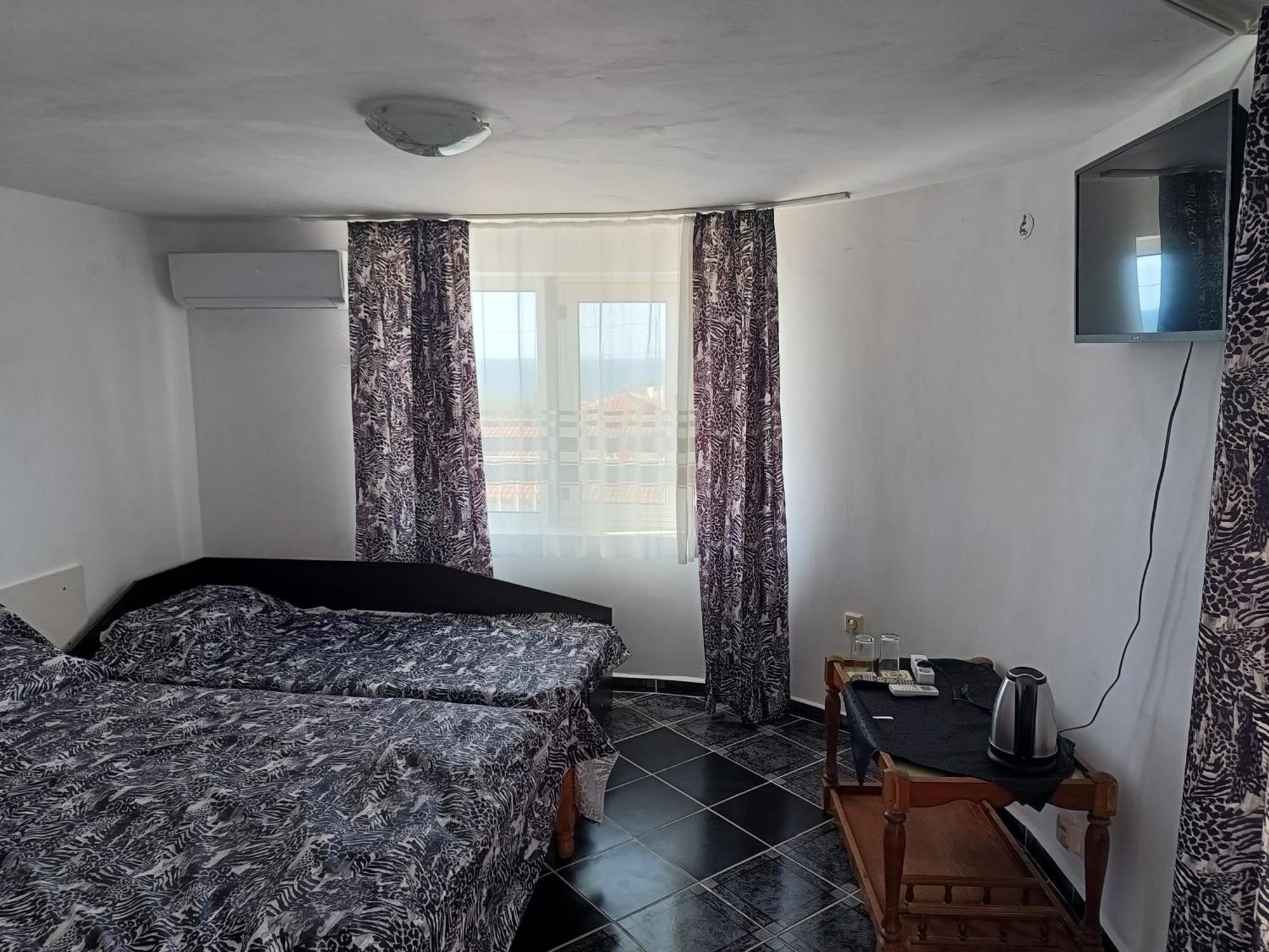 Eli Guest House بالشيك المظهر الخارجي الصورة