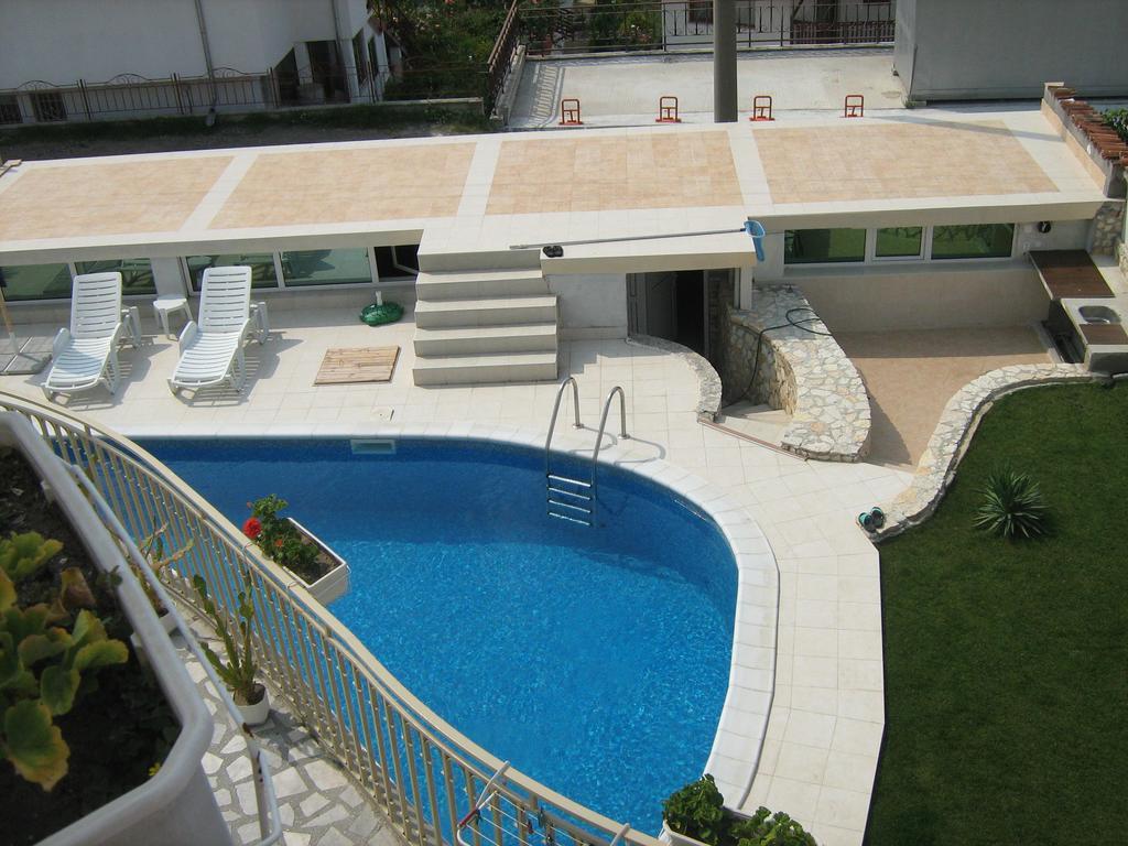 Eli Guest House بالشيك المظهر الخارجي الصورة
