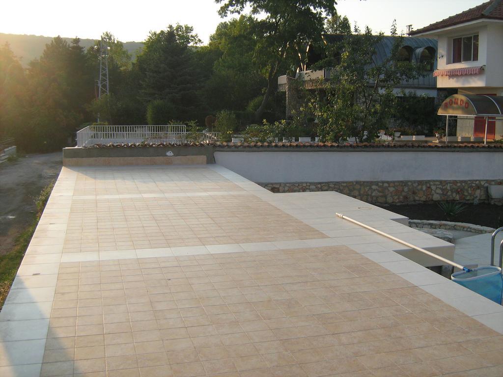 Eli Guest House بالشيك المظهر الخارجي الصورة